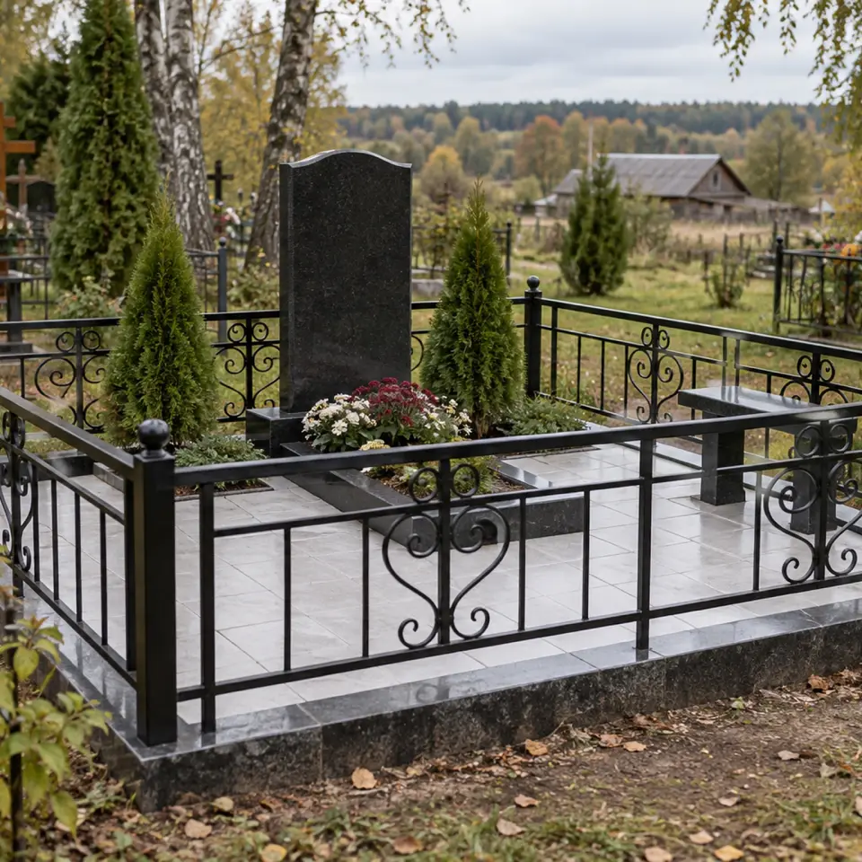 Ограда и памятник на кладбище