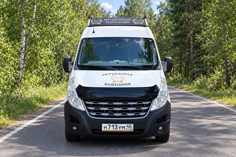 Катафалк Renault Master «Евы»